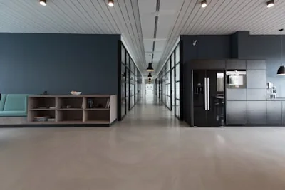 Bureau propre après nettoyage
